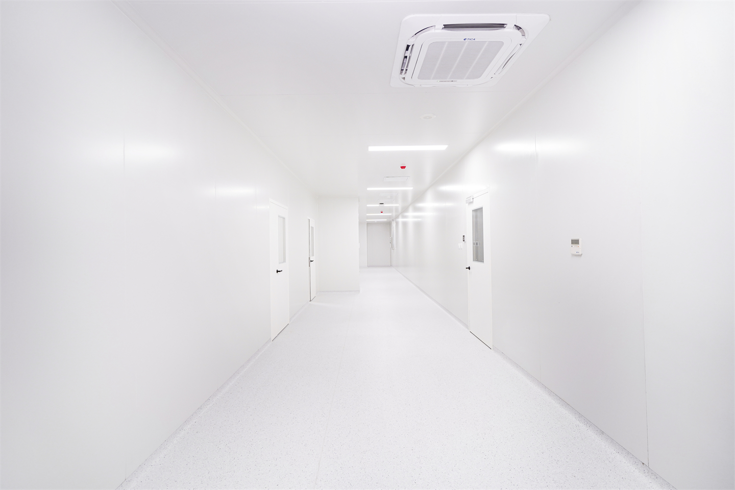 萬事達潔凈圍護系統(tǒng)丨賦能先進制造業(yè),引領(lǐng)行業(yè)創(chuàng)新變革(圖9) 萬事達潔凈圍護系統(tǒng)丨賦能先進制造業(yè),引領(lǐng)行業(yè)創(chuàng)新變革(圖9)